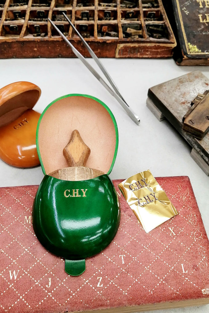 customized gift, personalized gift, gift ideas, perfect gift, free engraving, custom engraving, gold initials