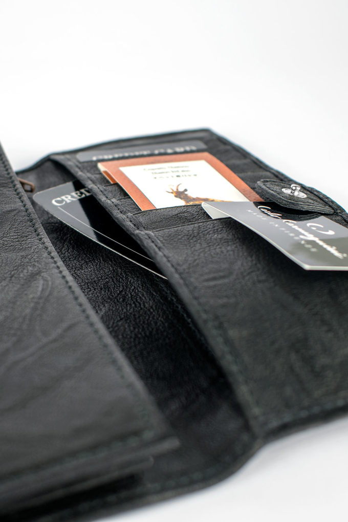 carlo carmagnini, portafoglio in pelle, minimal wallet, leather wallet, slim leather wallet, minimal leather wallet, sleek wallet, sleek leather wallet, made in italy