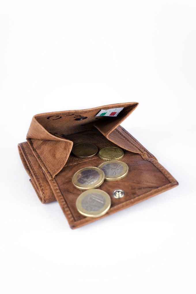 carlo carmagnini, portafoglio in pelle, compact wallet, minimal wallet, leather wallet, unisex leather wallet, made in italy, firenze, made in firenze, italian leather wallet, minimal leather wallet, compact leather wallet