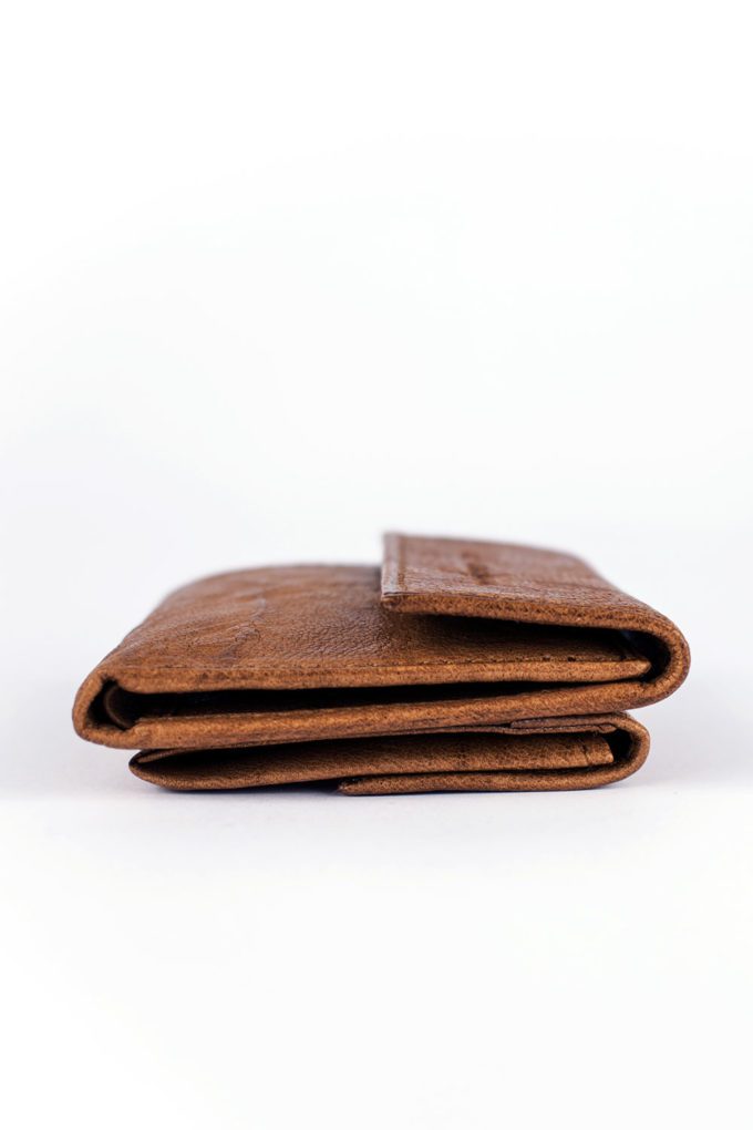 carlo carmagnini, portafoglio in pelle, compact wallet, minimal wallet, leather wallet, unisex leather wallet, made in italy, firenze, made in firenze, italian leather wallet, minimal leather wallet, compact leather wallet