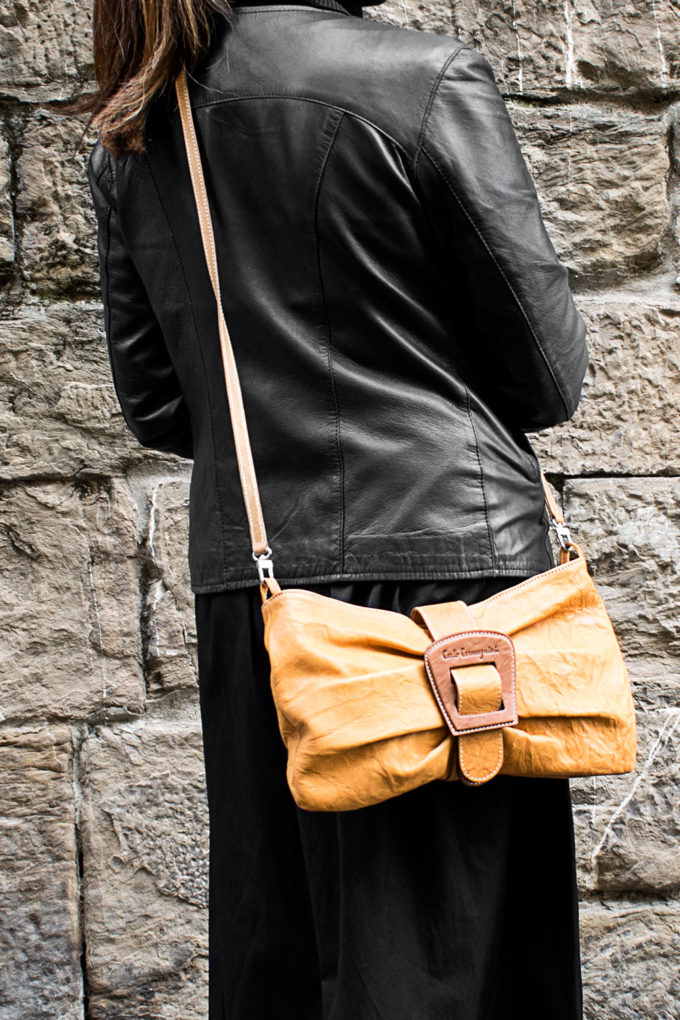 carlo carmagnini, made in firenze, firenze, made in italy, leather bag, crossbody bag, borsa in pelle, borsa a tracolla, borsa fatto a mano, artigianato fiorentino