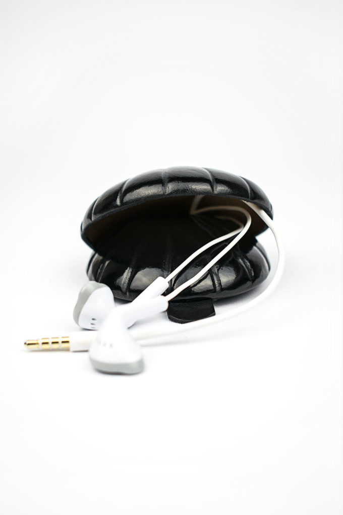 carlo carmagnini, made in firenze, firenze, tacco fiorentino, coin purse, portamonete, made in italy, artigianato fiorentino, porta auricolari, headphone case, leather case